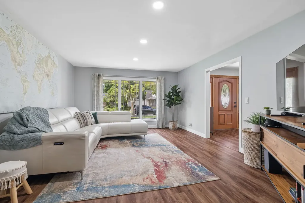 616 Edward Road Naperville IL 60540