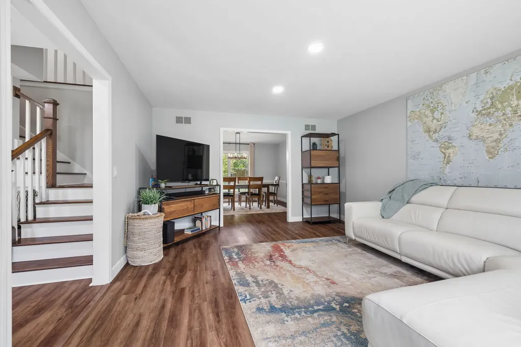 616 Edward Road Naperville IL 60540
