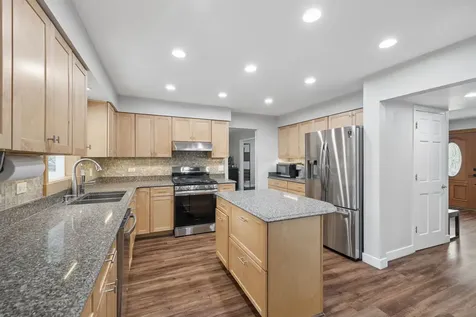 616 Edward Road Naperville IL 60540