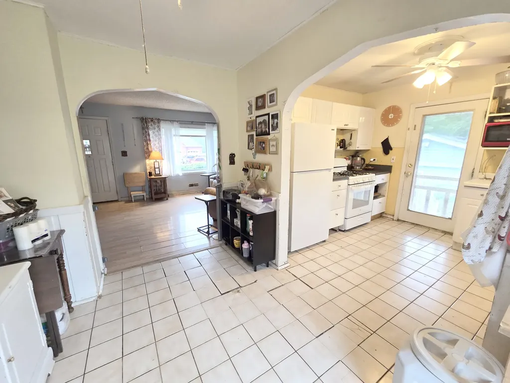 23W563 Woodworth Place Roselle IL 60172