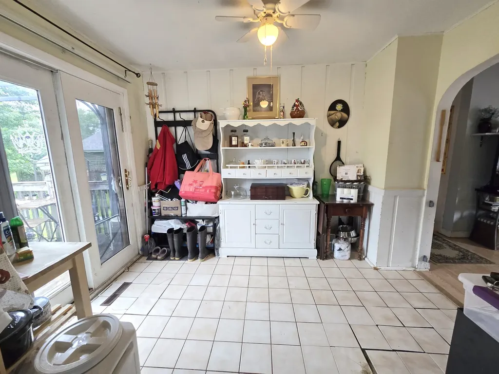 23W563 Woodworth Place Roselle IL 60172
