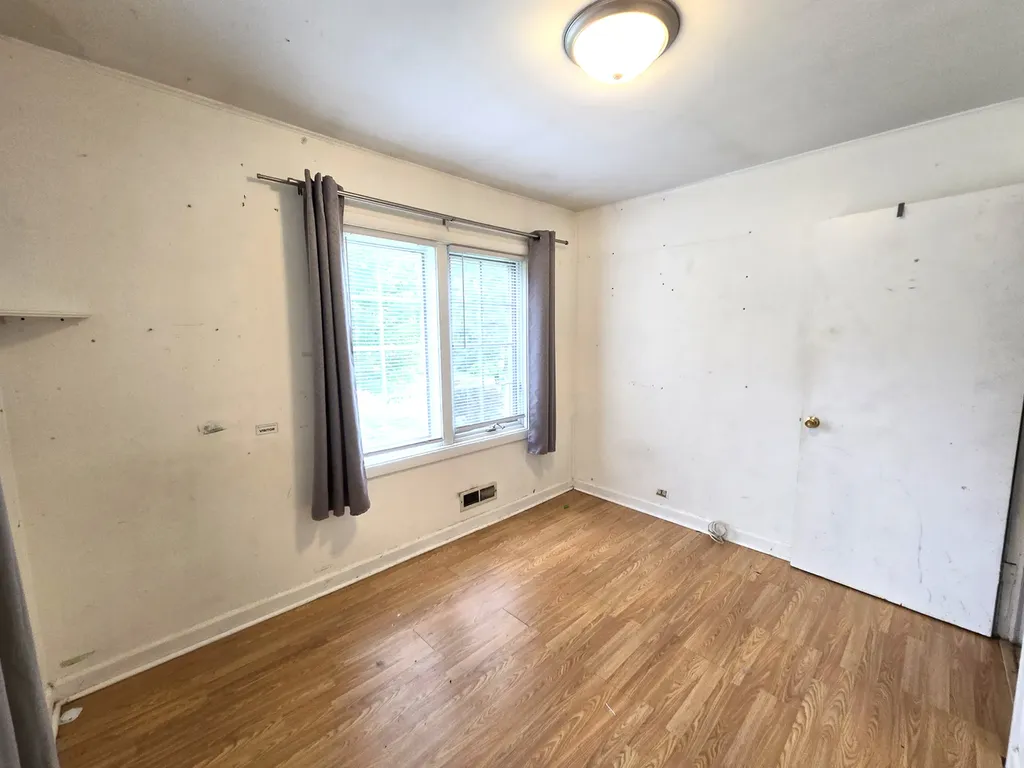 23W563 Woodworth Place Roselle IL 60172