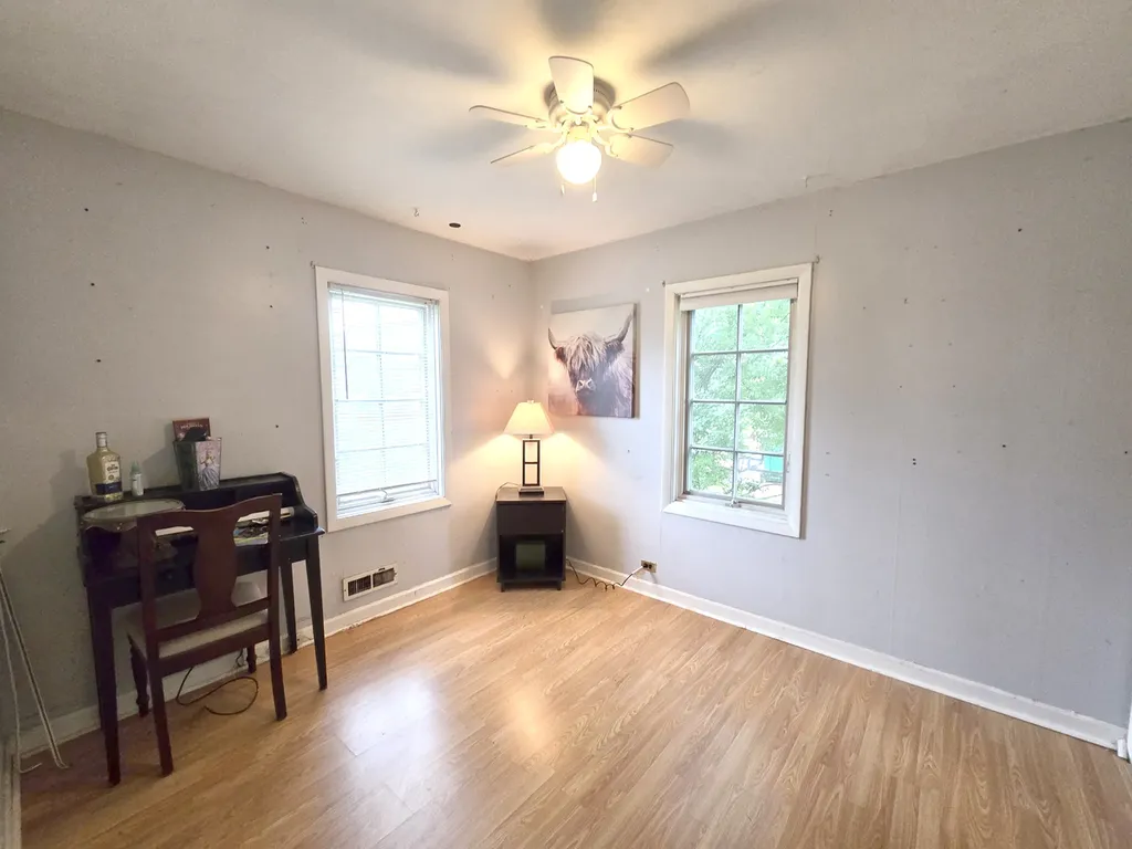 23W563 Woodworth Place Roselle IL 60172