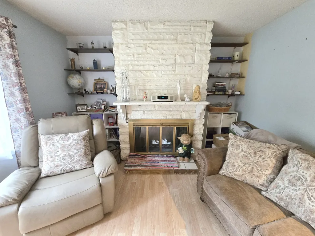23W563 Woodworth Place Roselle IL 60172