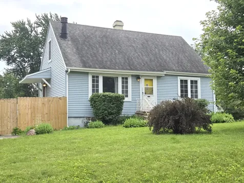 23W563 Woodworth Place Roselle IL 60172