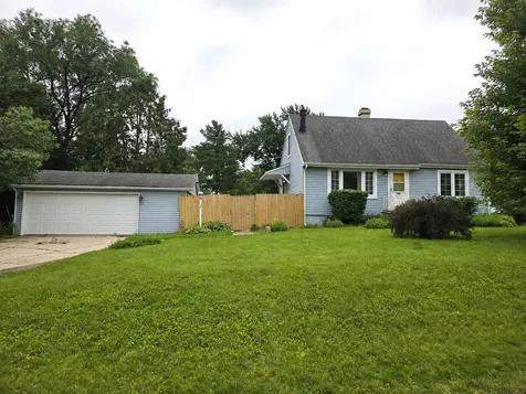 23W563 Woodworth Place Roselle IL 60172