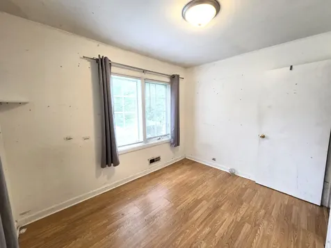 23W563 Woodworth Place Roselle IL 60172