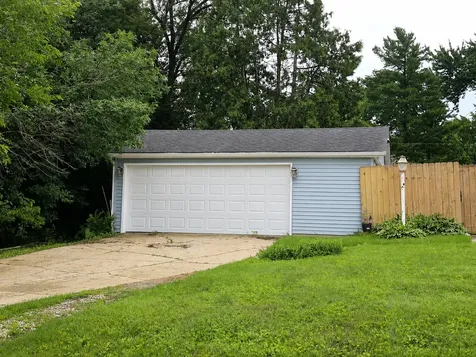 23W563 Woodworth Place Roselle IL 60172