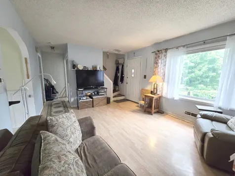 23W563 Woodworth Place Roselle IL 60172
