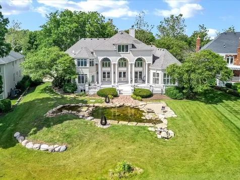 4206 Royal Fox Drive St. Charles IL 60174