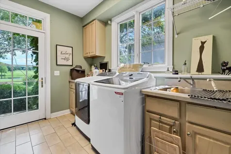 4206 Royal Fox Drive St. Charles IL 60174