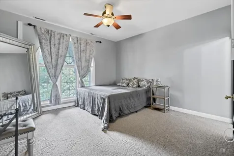 4206 Royal Fox Drive St. Charles IL 60174