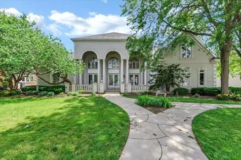 4206 Royal Fox Drive St. Charles IL 60174