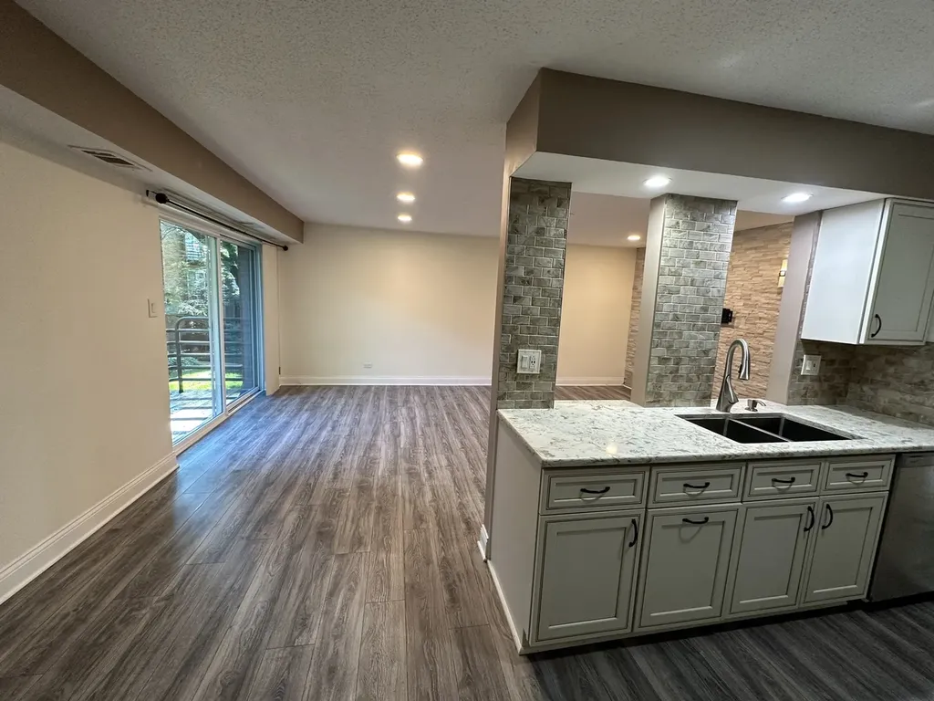 908 Casey Court Schaumburg IL 60173