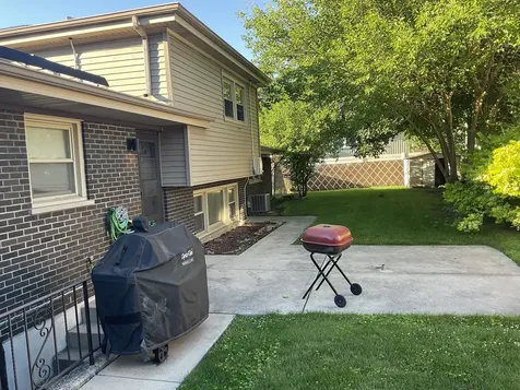 17141 Maryland Avenue S South Holland IL 60473