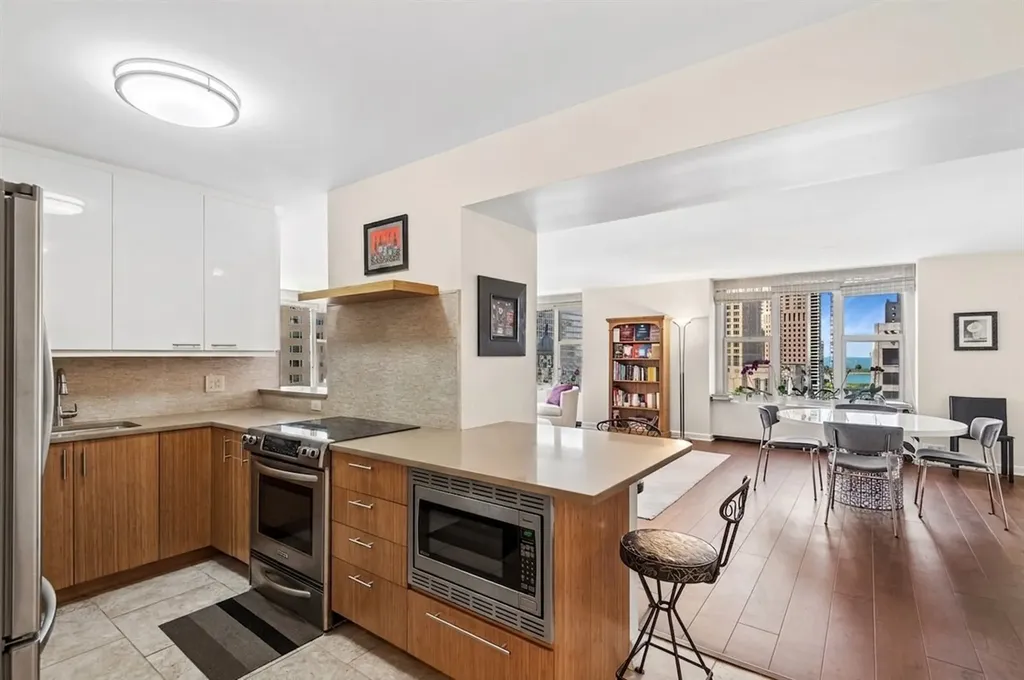 777 North Michigan Avenue Chicago IL 60611