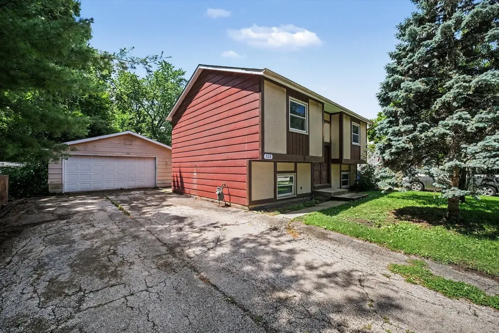 528 East Stimmel Street West Chicago IL 60185
