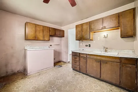 528 East Stimmel Street West Chicago IL 60185
