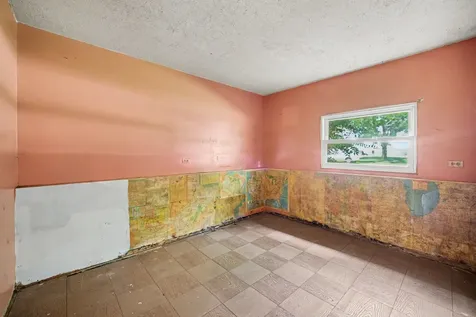 528 East Stimmel Street West Chicago IL 60185