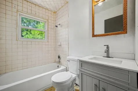 528 East Stimmel Street West Chicago IL 60185