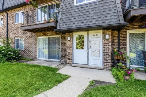 9411 Bay Colony Drive Des Plaines IL 60016