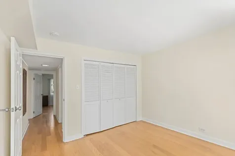 9411 Bay Colony Drive Des Plaines IL 60016