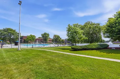9411 Bay Colony Drive Des Plaines IL 60016