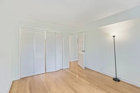 9411 Bay Colony Drive Des Plaines IL 60016