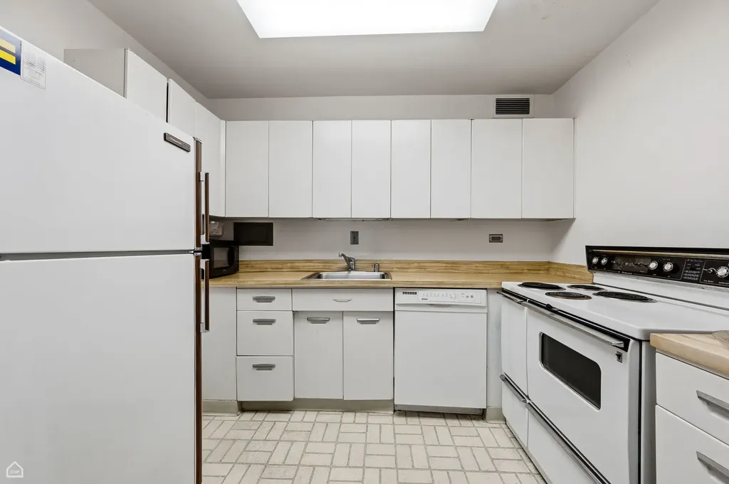 910 North Lake Shore Drive Chicago IL 60611