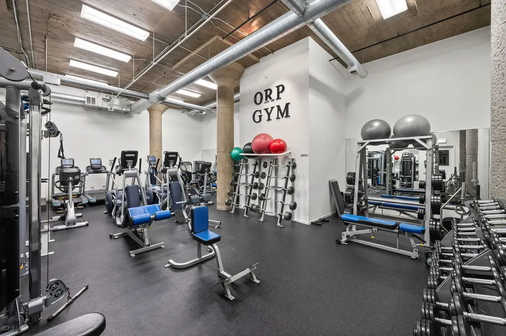 758 North Larrabee Street Chicago IL 60654