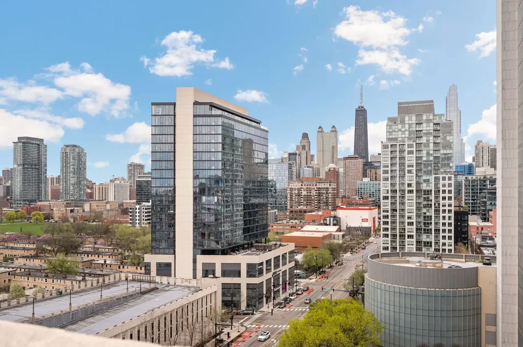 758 North Larrabee Street Chicago IL 60654