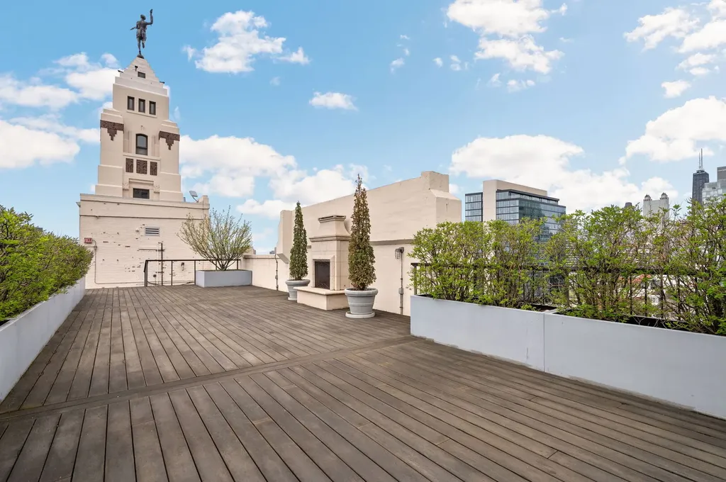 758 North Larrabee Street Chicago IL 60654