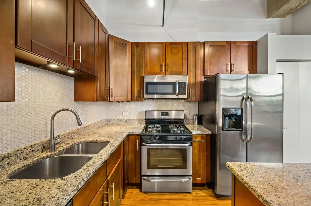 758 North Larrabee Street Chicago IL 60654