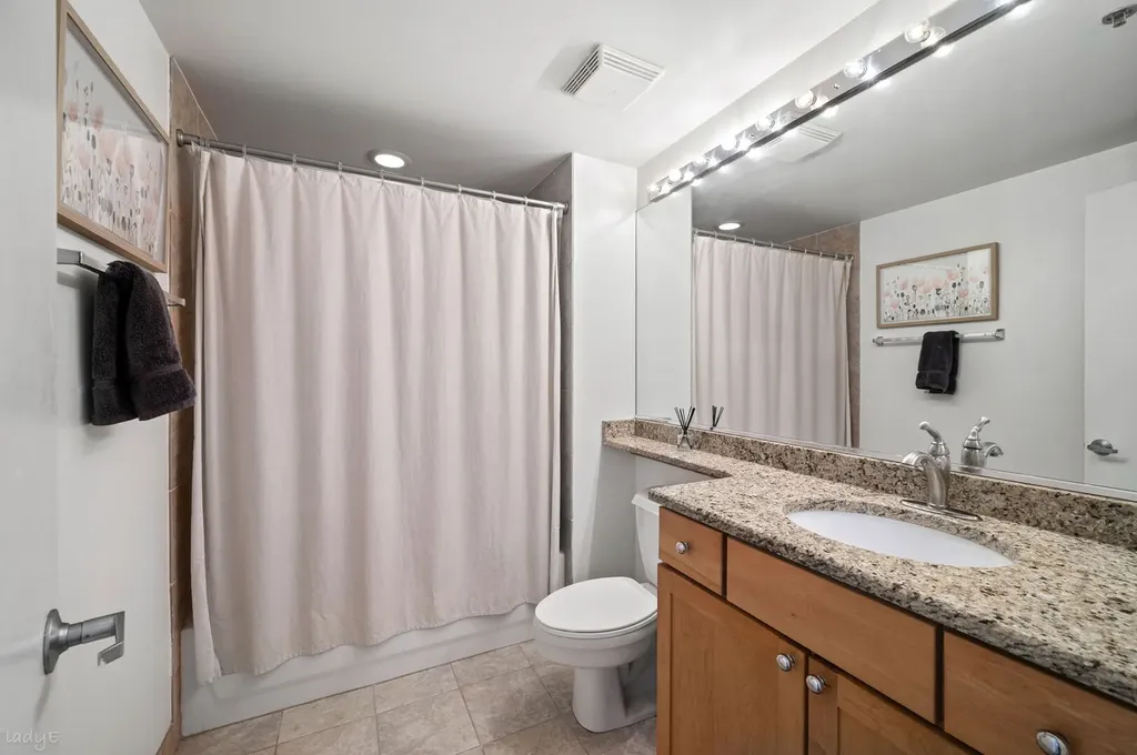 758 North Larrabee Street Chicago IL 60654