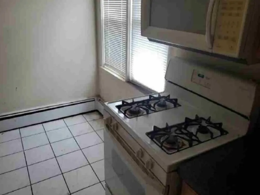 7123 North Damen Avenue Chicago IL 60645