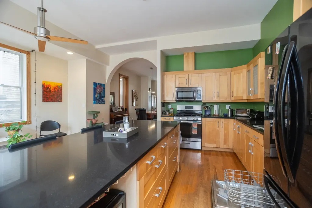 2007 North Oakley Avenue Chicago IL 60647