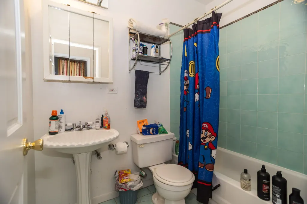 2007 North Oakley Avenue Chicago IL 60647