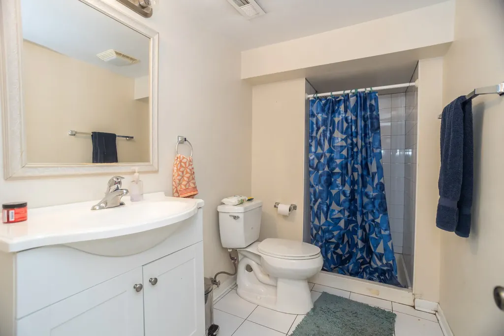 2007 North Oakley Avenue Chicago IL 60647