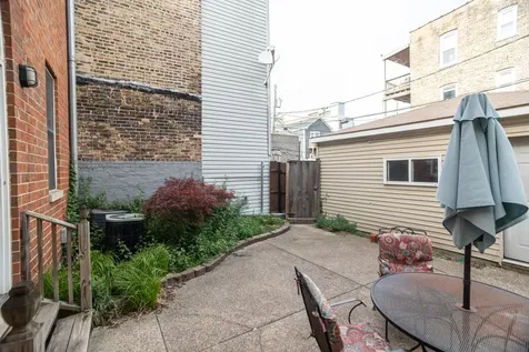 2007 North Oakley Avenue Chicago IL 60647