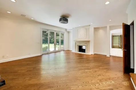 148 North Ahwahnee Road Lake Forest IL 60045