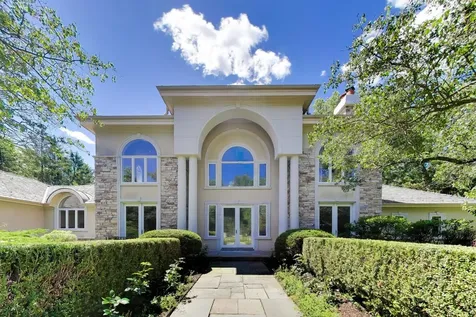 148 North Ahwahnee Road Lake Forest IL 60045
