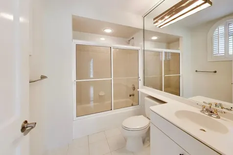 148 North Ahwahnee Road Lake Forest IL 60045