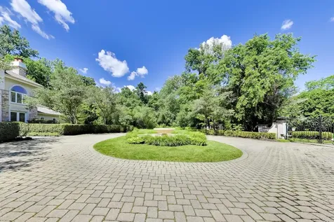 148 North Ahwahnee Road Lake Forest IL 60045