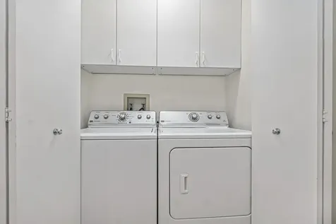 2017 North Lincoln Avenue Chicago IL 60614