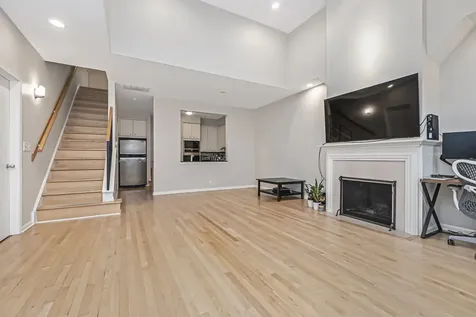 2017 North Lincoln Avenue Chicago IL 60614