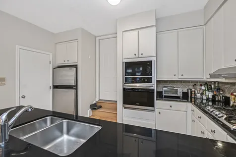2017 North Lincoln Avenue Chicago IL 60614