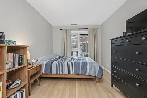 2017 North Lincoln Avenue Chicago IL 60614
