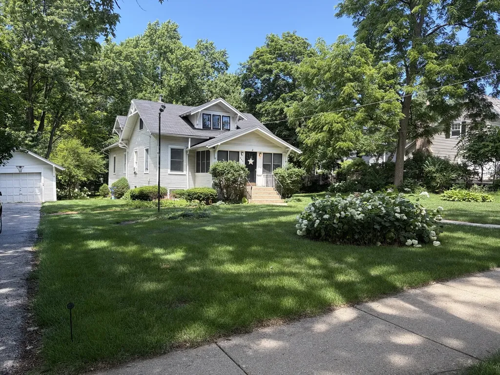 240 Hill Avenue Glen Ellyn IL 60137