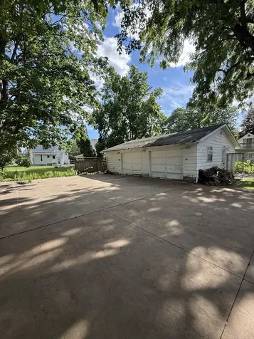 916 Pleasant Street Dekalb IL 60115