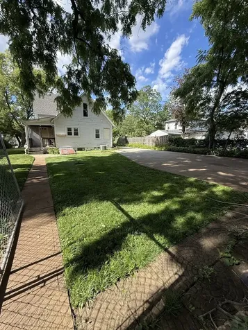 916 Pleasant Street Dekalb IL 60115